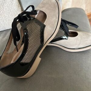 BeautiFeel Black and tan Flats with Unique design Sz 37